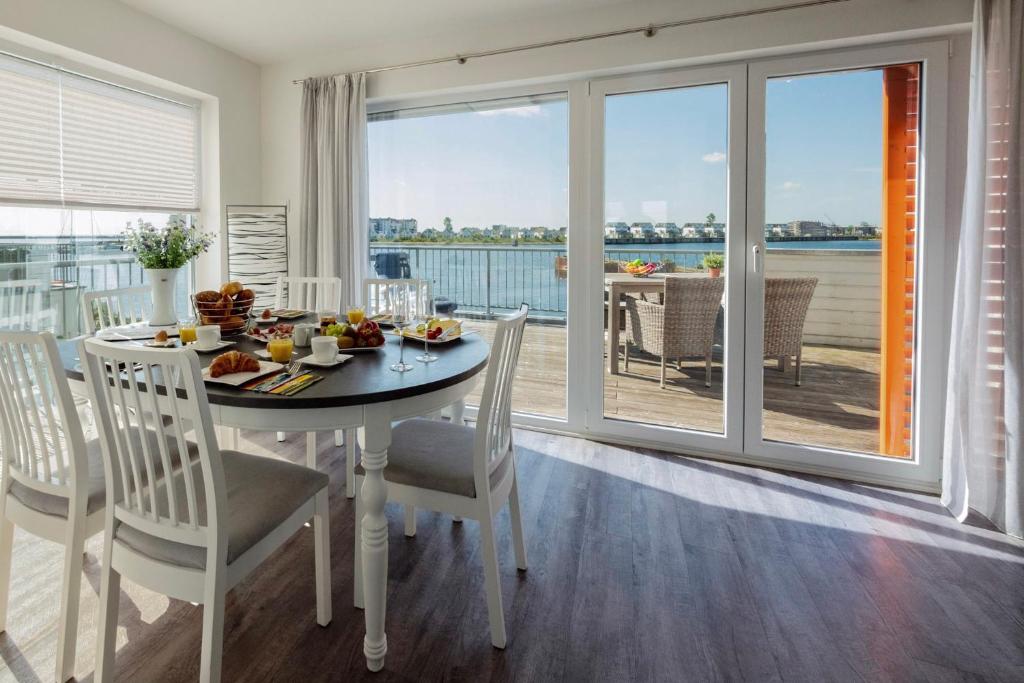 Výhled na řeku, která protéká v blízkosti prázdninového domu