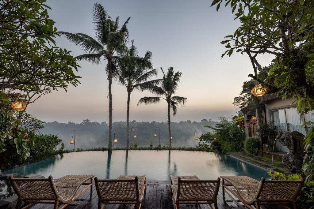 Bazén v ubytování Pramana Watu Kurung nebo v jeho okolí