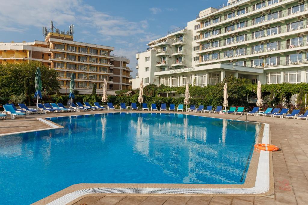 Bazén v ubytování Hotel Orfeu nebo v jeho okolí