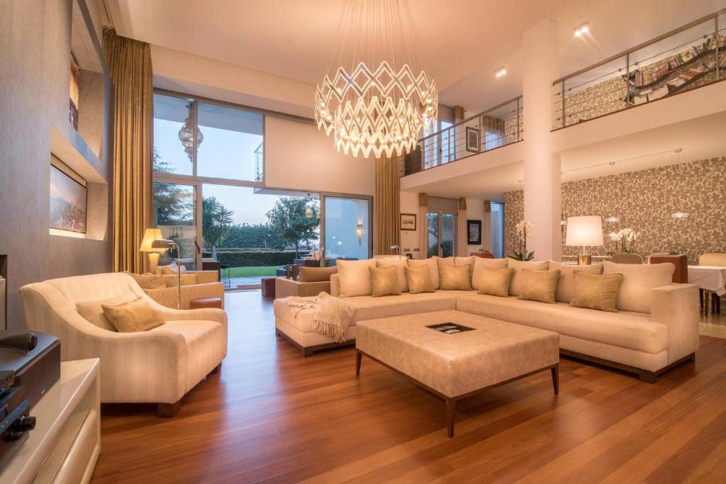 Villa Orange Charm, Heated Pool