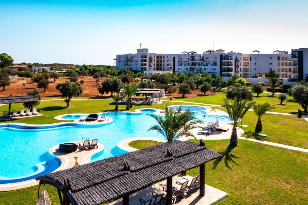 Relaxing 1 Bedroom Apartment By the Beach