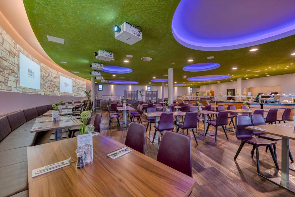 Restaurace v ubytování Hilton Garden Inn Stuttgart NeckarPark