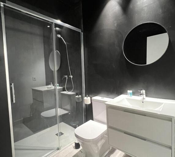 Koupelna v ubytování Innova Spaces Málaga
