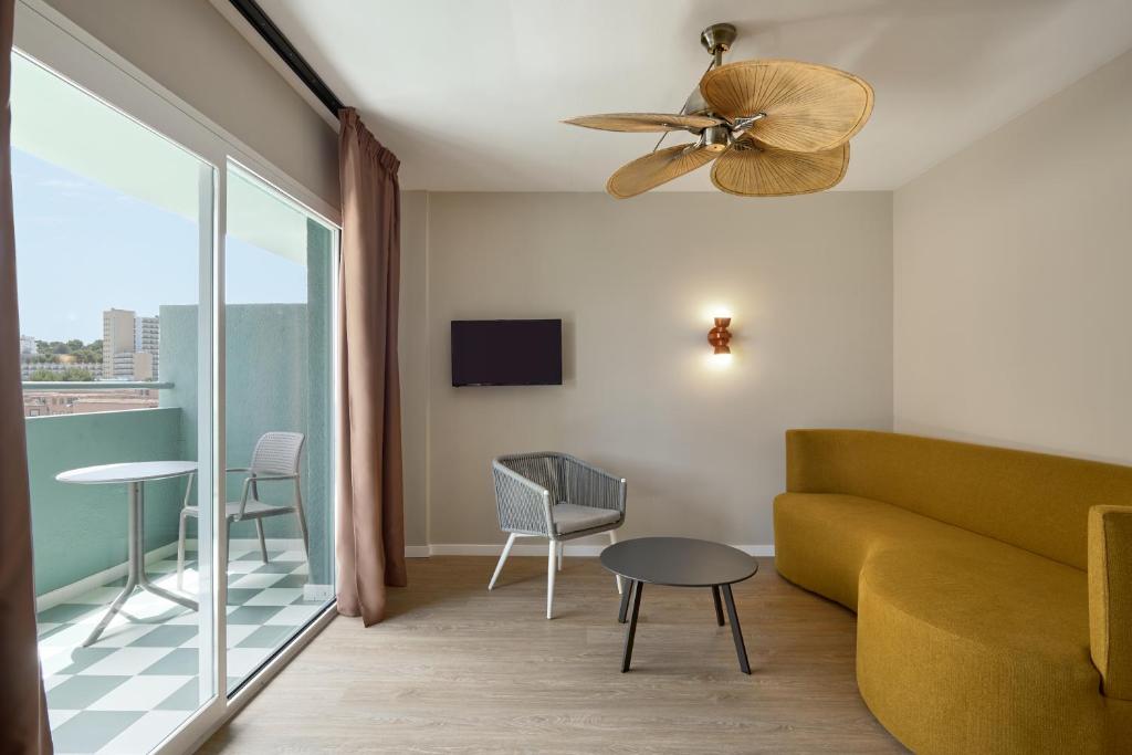 TV o dispositivi per l'intrattenimento presso tent Mojito Suites