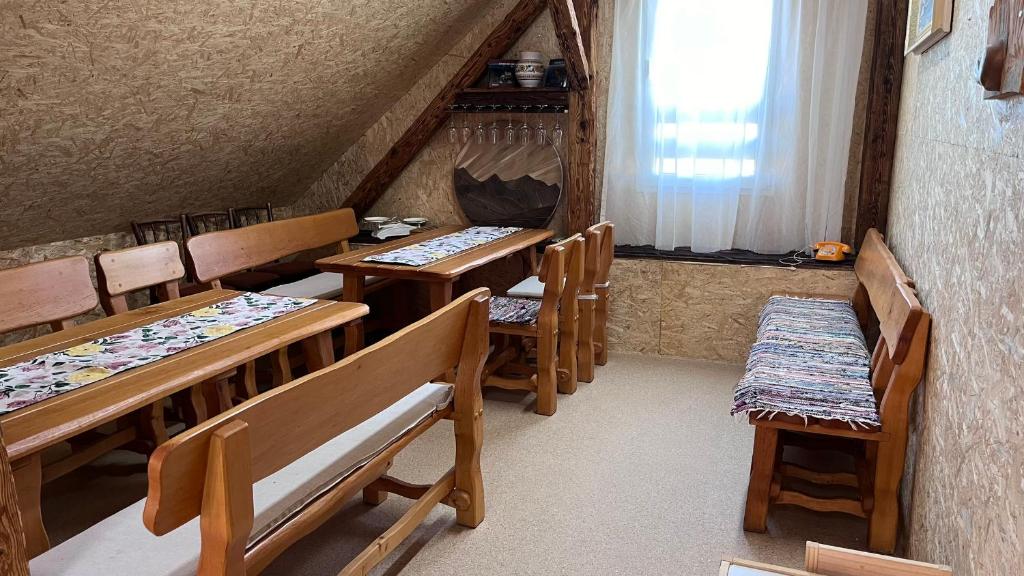 Posedenie v ubytovaní Apartments Pemikas II