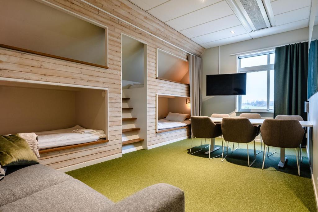 Halmstad Golfarena Hotell & Lägenheter - Familienzimmer Mit Gemeinsamem Bad