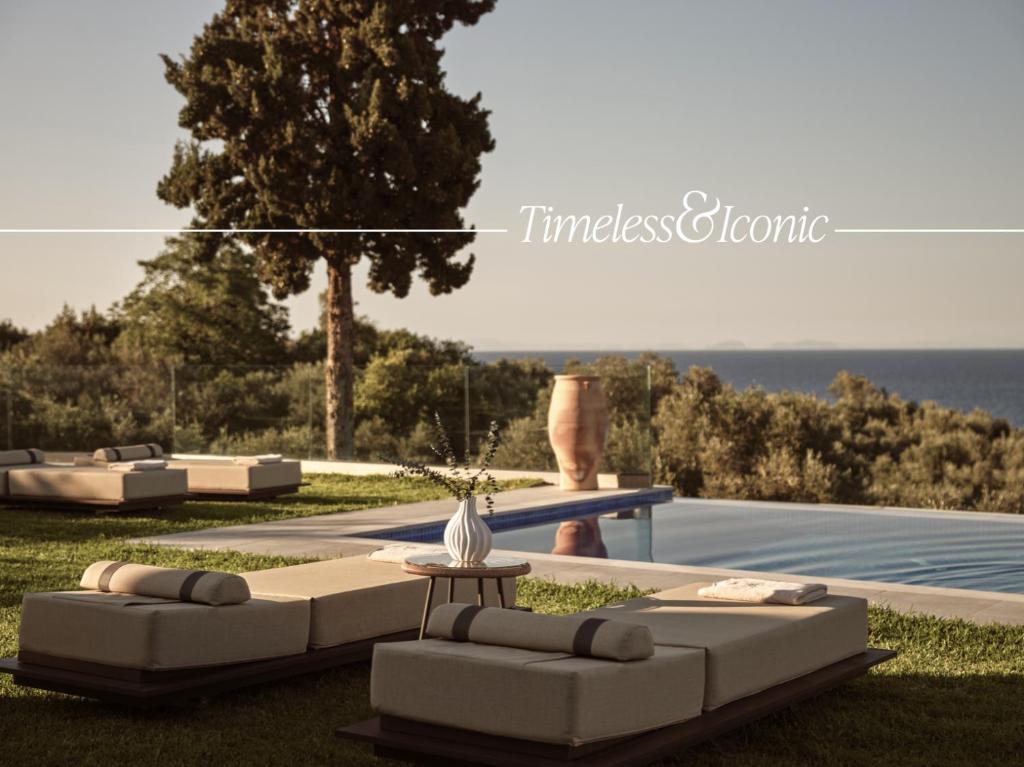Bazén v ubytování Cicada Exclusive Villa, a Sea View Gem, By ThinkVilla nebo v jeho okolí