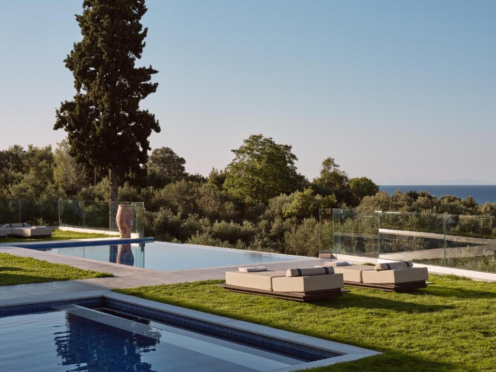 Bazén v ubytování Cicada Exclusive Villa, a Sea View Gem, By ThinkVilla nebo v jeho okolí