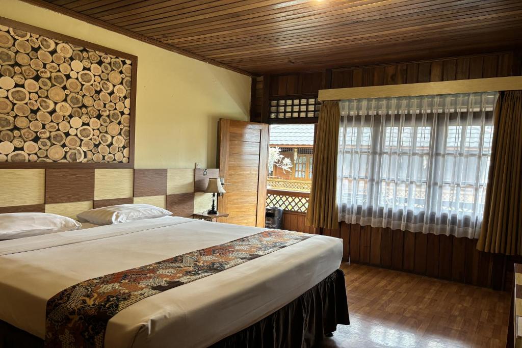 Hotel Pesona Bamboe Lembang - Room King Con Vista A La Piscina