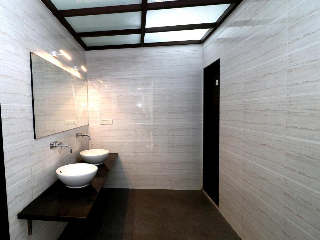 Koupelna v ubytování Hotel Girnar