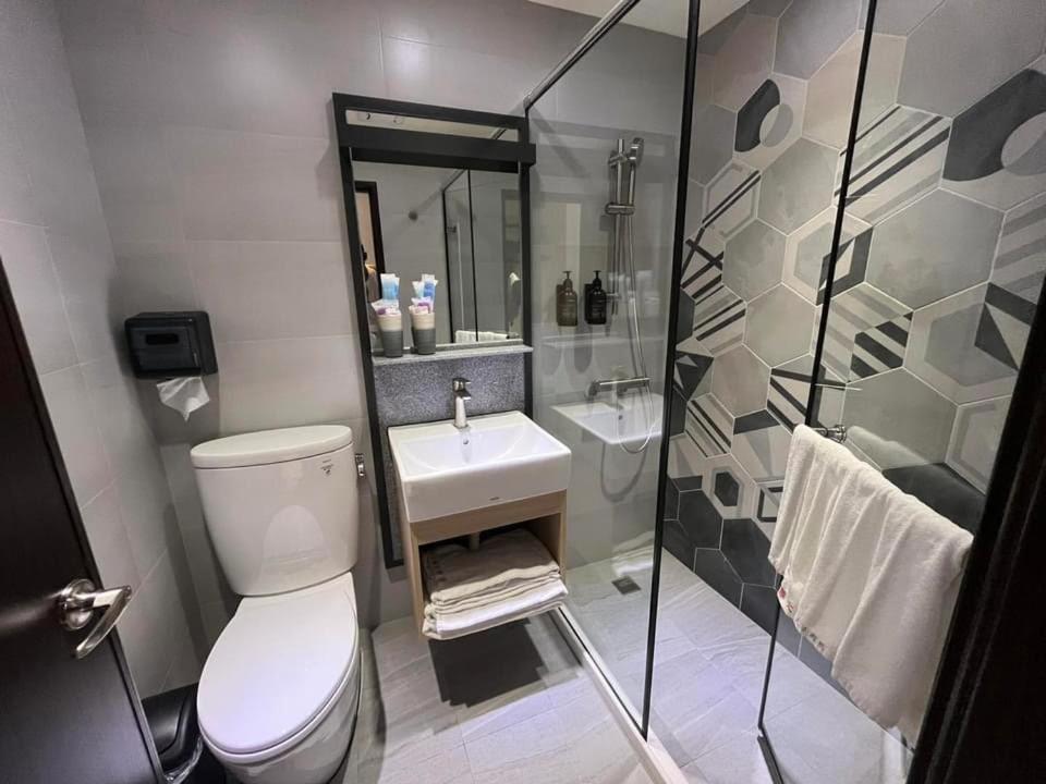 Koupelna v ubytování 享住新大華館