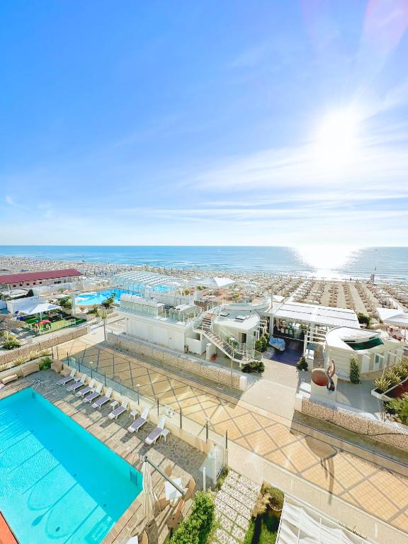Bazén v ubytování Hotel Benini nebo v jeho okolí