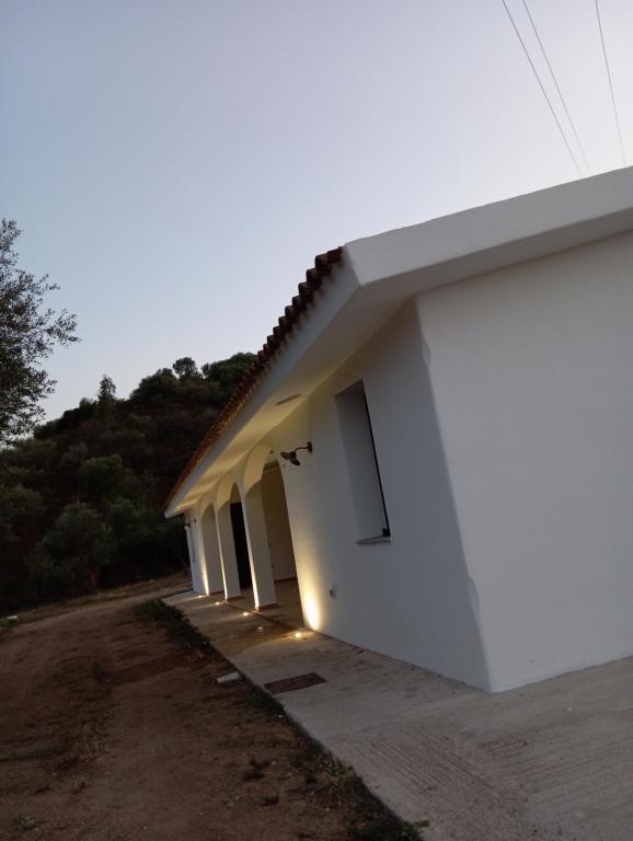 Το κτήριο όπου στεγάζεται  το κατάλυμα σε φάρμα