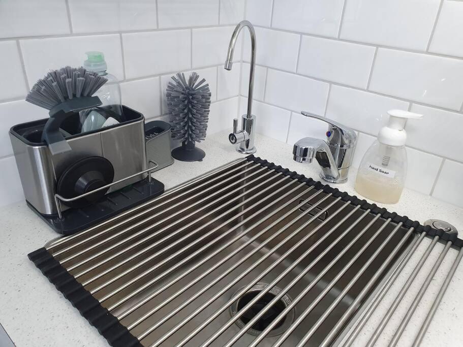 BRAND NEW! Modern amazing 1Bed - Princes Wharf - Resim 19