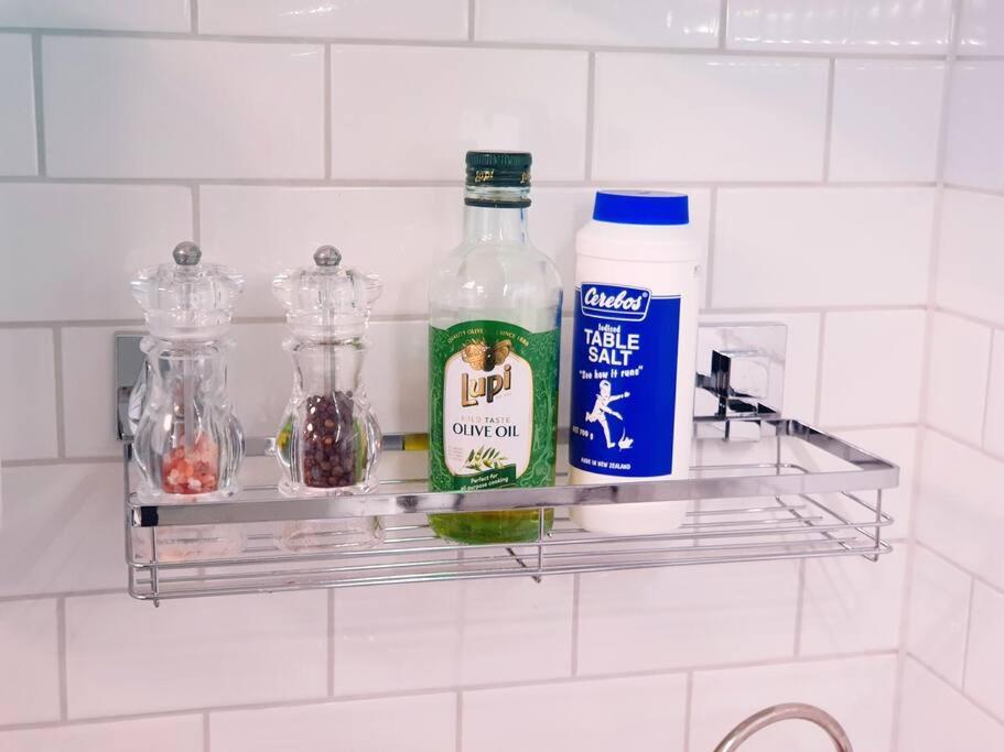 BRAND NEW! Modern amazing 1Bed - Princes Wharf - Resim 25