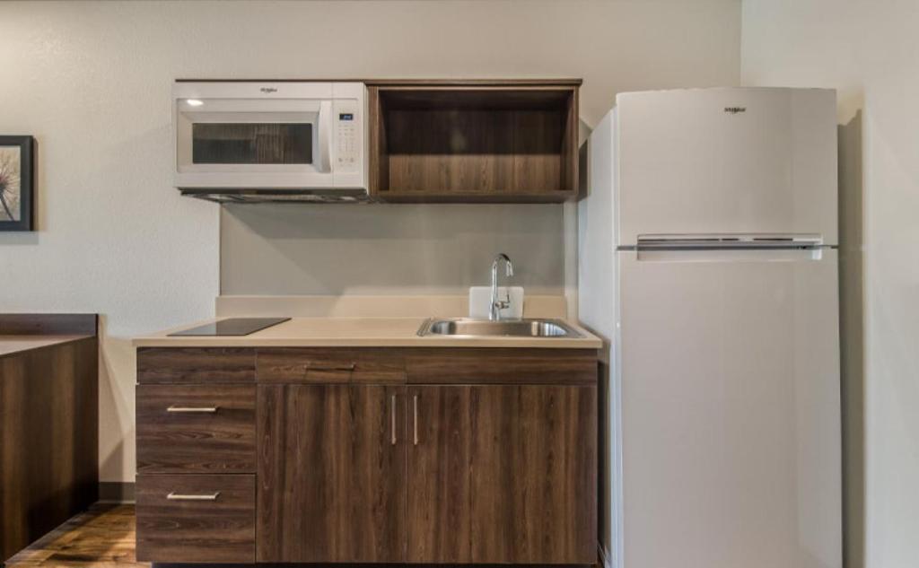 WoodSpring Suites Denver Commerce City photo