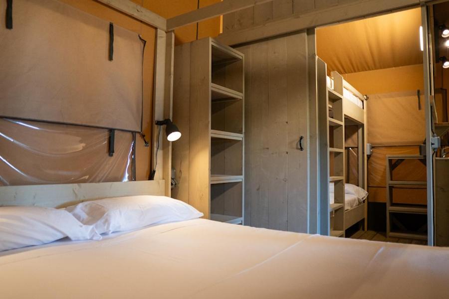 Postel nebo postele na pokoji v ubytování Camping Internacional Palamós
