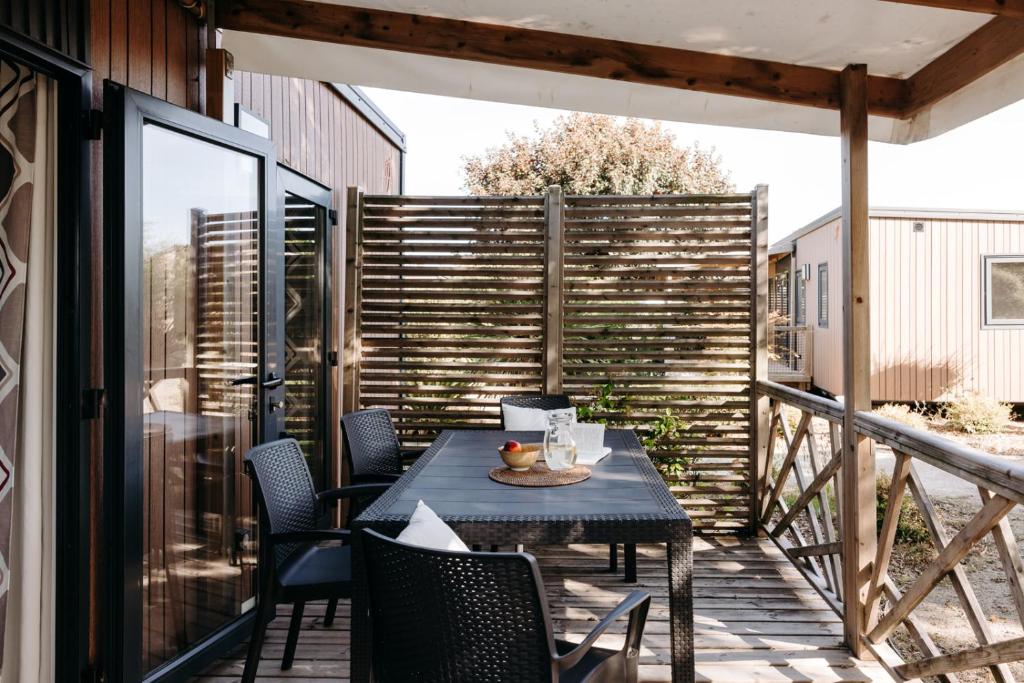 Slow Village Pornic - One-Bedroom Premium Cabin
