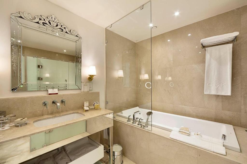 CVK Park Bosphorus Hotel Istanbul - Superior Double Or Twin Room With City View