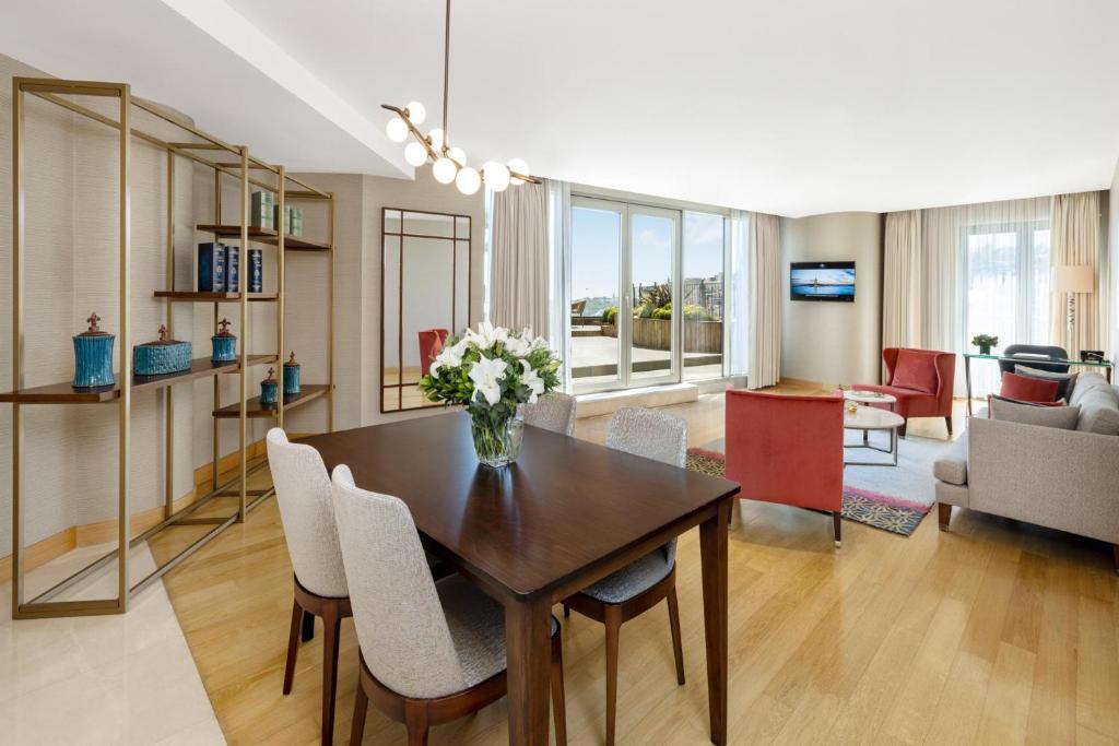 CVK Park Bosphorus Hotel Istanbul - Park Prestige Suites Two Bedroom Apartment With Bosphorus Terrace