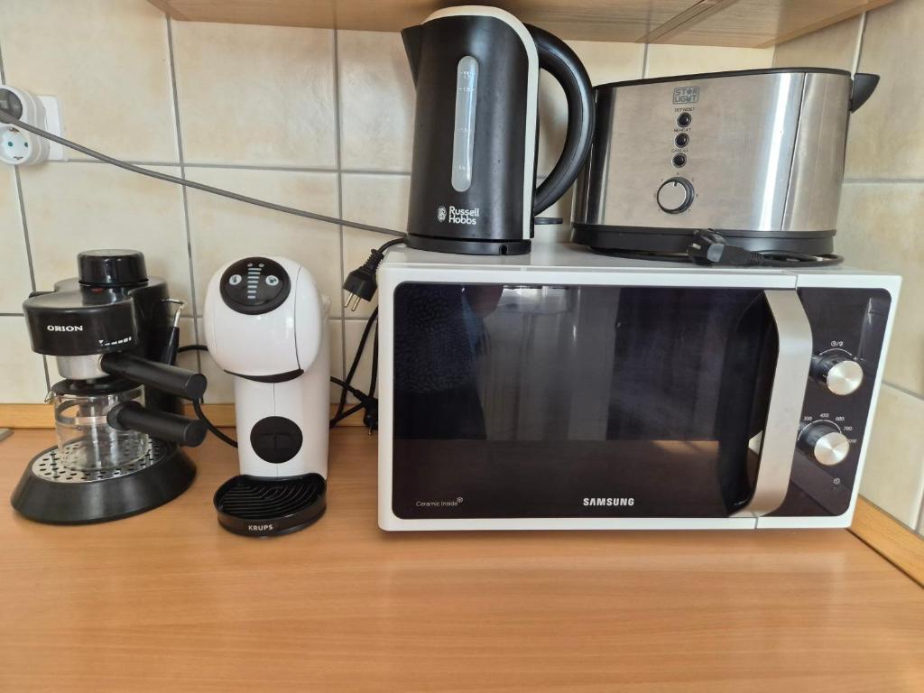 Kuchnia lub aneks kuchenny w obiekcie Manna Wellness Apartman Zalakaros
