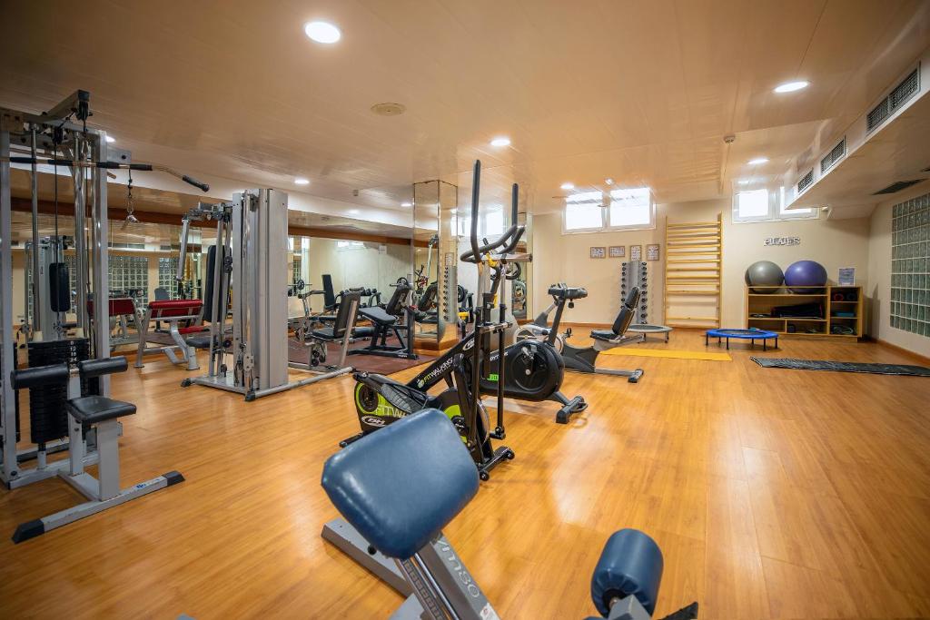 Fitness centrum a/nebo fitness zařízení v ubytování Hotel Servigroup Marina Playa