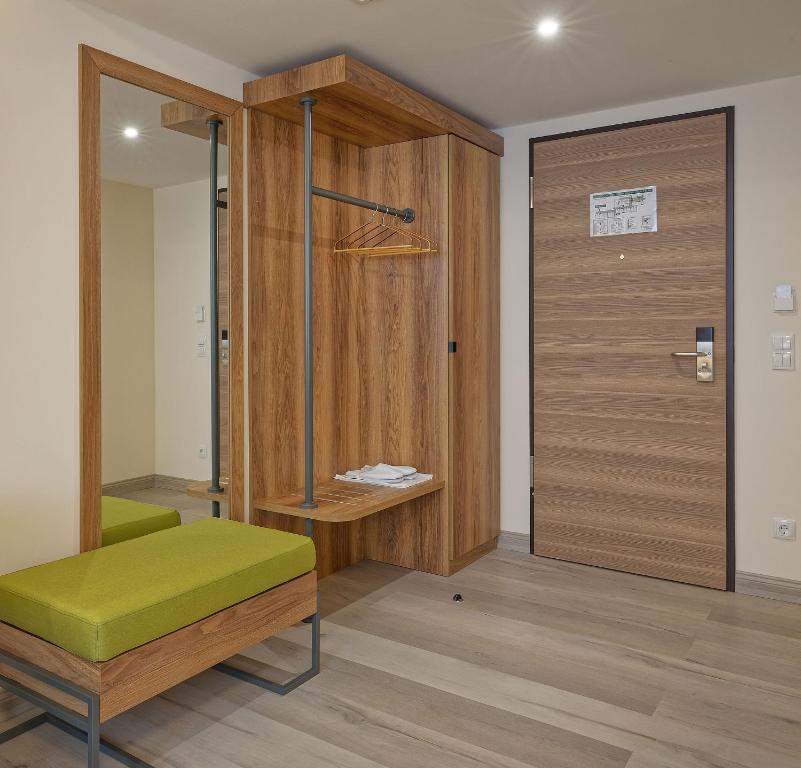 Friends Hotel Düsseldorf-Airport Ratingen - Habitación Estándar Con Cama Queen