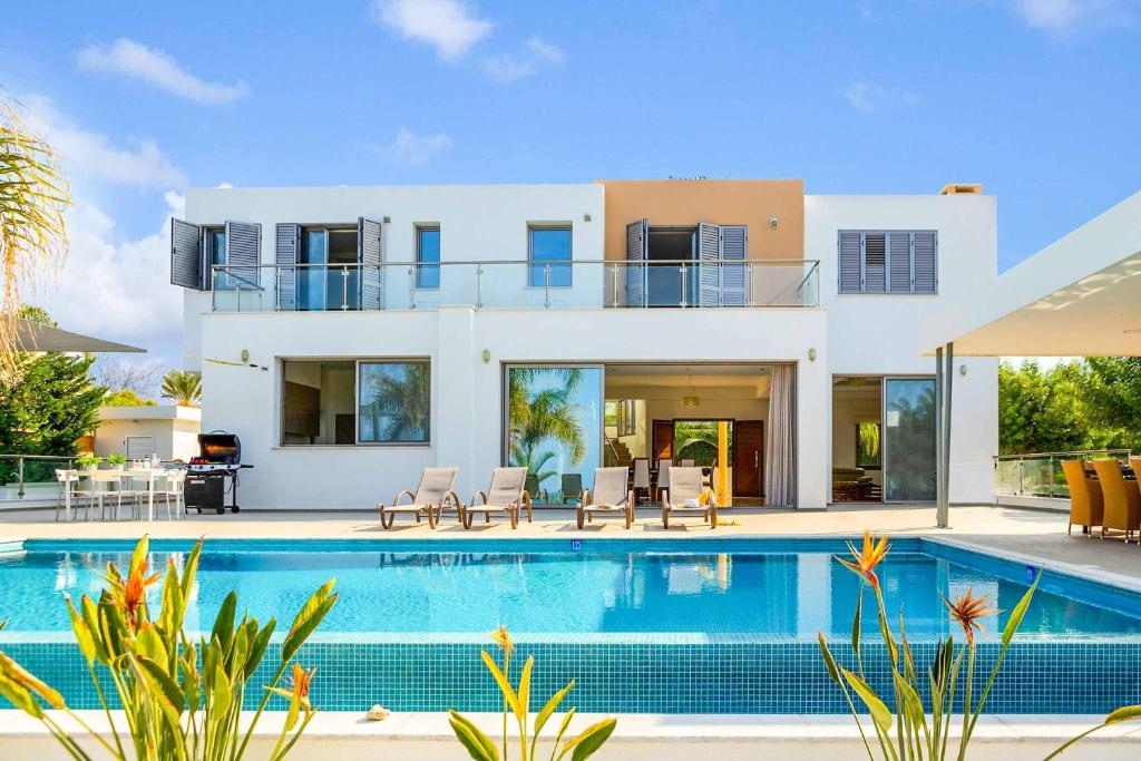 Limni Beach Villa
