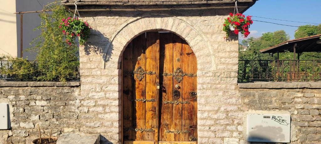 Fotografie z fotogalerie ubytování Guest House Emily v destinaci Gjirokastër