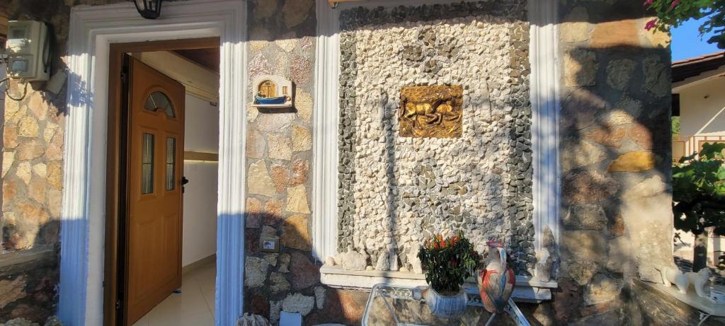 Fotografie z fotogalerie ubytování Guest House Emily v destinaci Gjirokastër