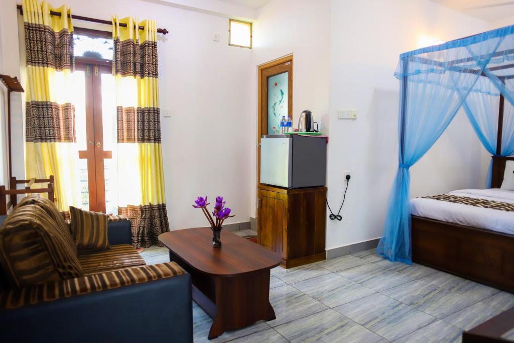 Village Star Rest-Mirissa - Deluxe Double Room With Side Sea View