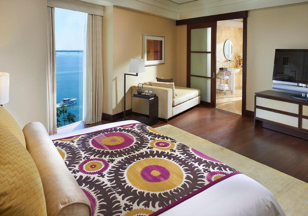 Mandarin Oriental, Miami - Premier Bay View King Suite доступен
