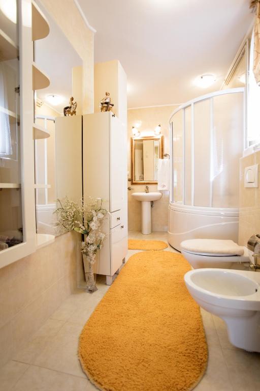 Koupelna v ubytování Garni Hotel President de Luxe