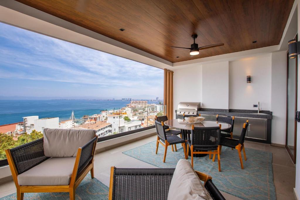 Oceanview Luxury, 2 BD in Amapas with Rooftop Pool, Puerto Vallarta ... - Oceanview Luxury Apartments With Rooftop Pool