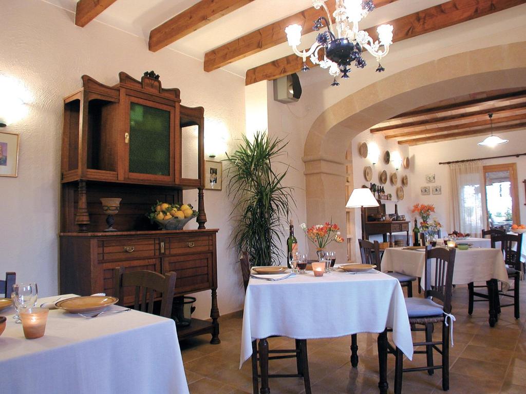 Restaurace v ubytování Sa Carrotja - Adults Only
