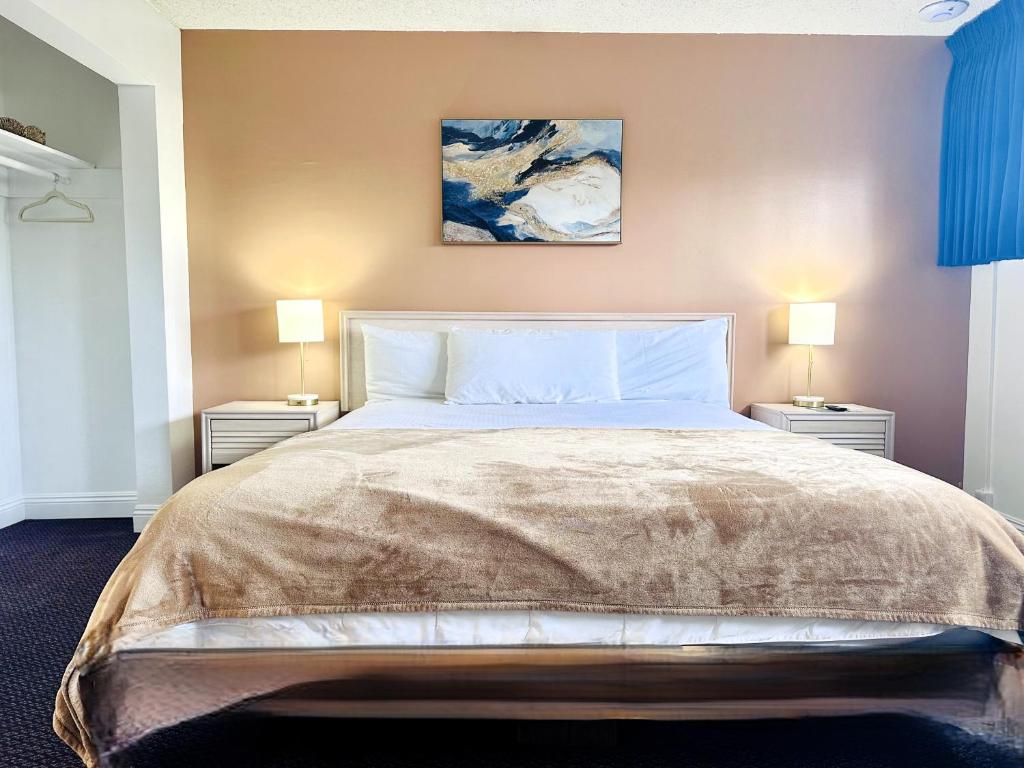 Foghorn Harbor Inn - Budget Double Room