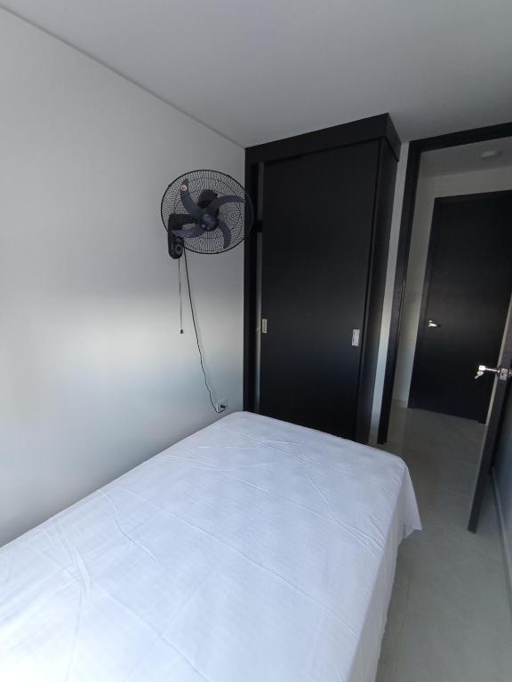 Postel nebo postele na pokoji v ubytování Silver park towers