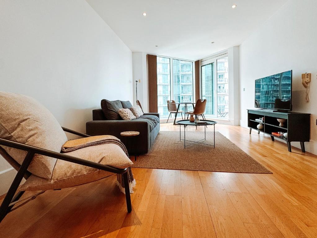 Two Bedroom Luxury Waterfront Apartment In London London Updated Photo Inspiration