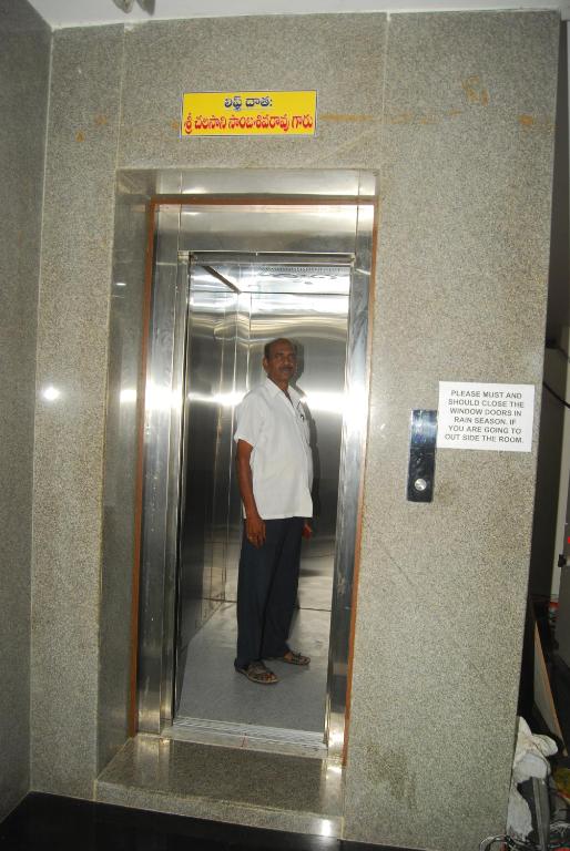 Hosté ubytování Sri Kakateeya Grand Residency Bhadrachalam Hotel Residency Stay Rooms SRI SEETHA RAMA KAMMA VARI SEVA SAMITHI BHADRACHALAM