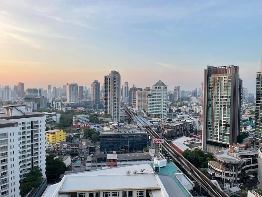a view of a city with tall buildings at Sunset Condo l Pharkanong BTS in Bangkok