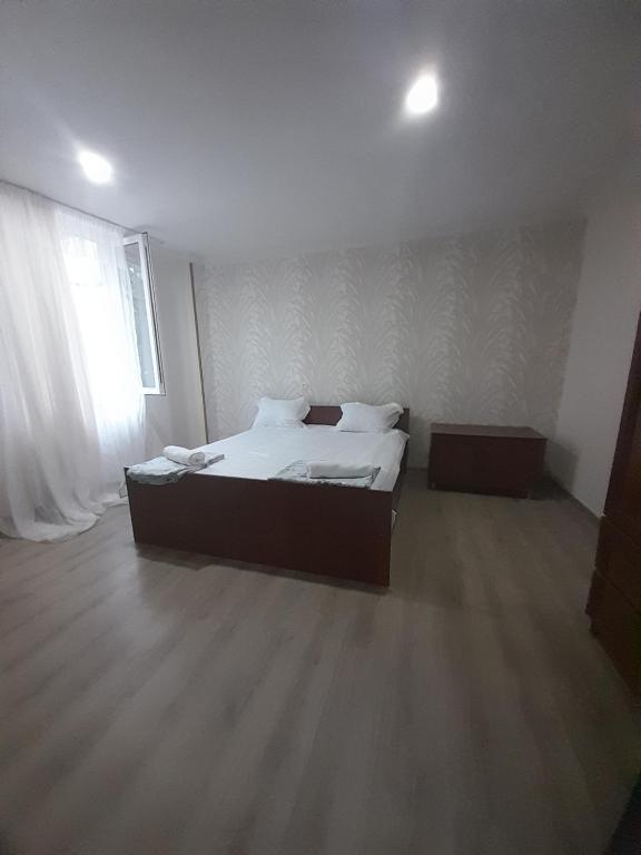 Postel nebo postele na pokoji v ubytování HOTEL LukaRabati