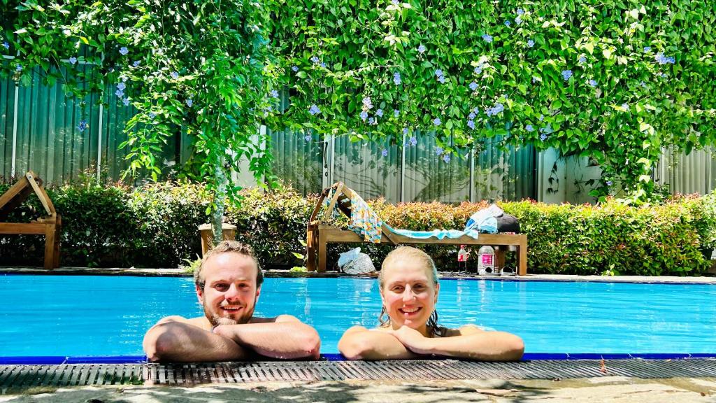 Bazén v ubytování Salubrious Resort nebo v jeho okolí