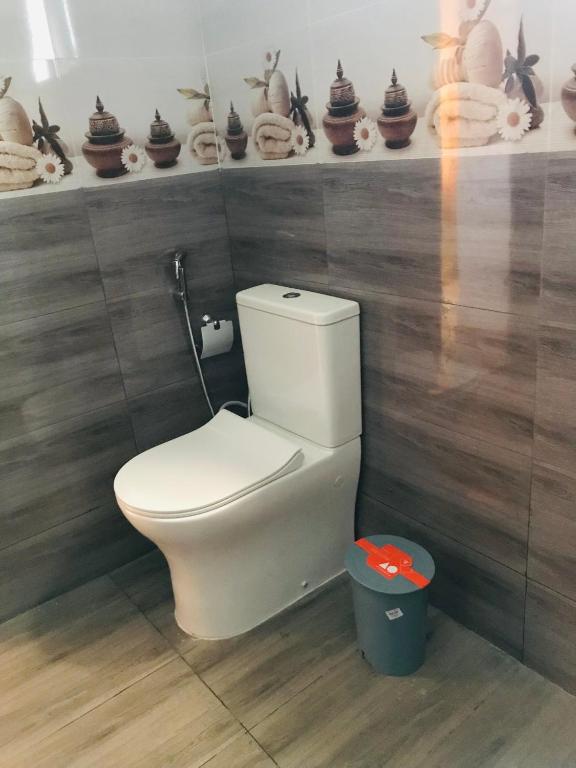 Sri White Villa Airport Boutique Hotel - 5