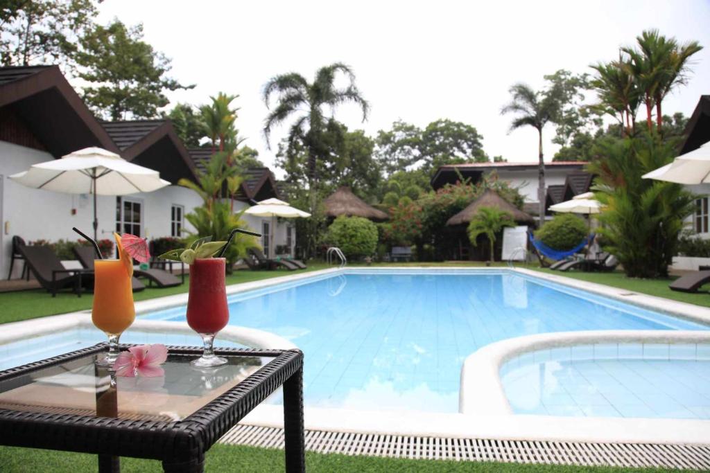 Bazén v ubytování Sunz en Coron Resort nebo v jeho okolí