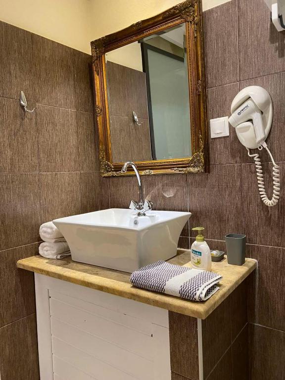 Myral Guesthouse - 8