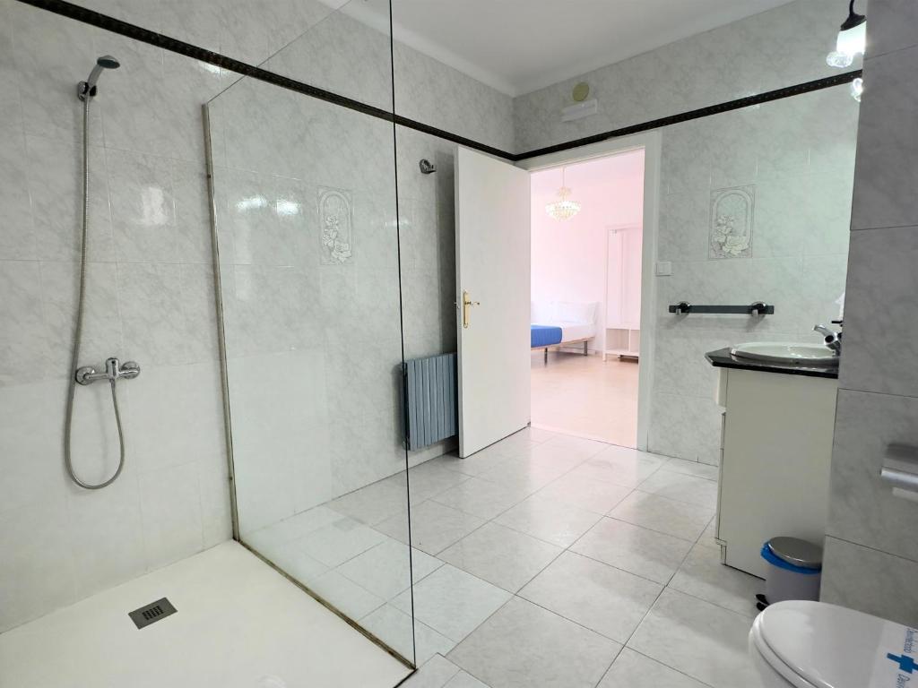 Un baño de Complejo Tamanaco Illa de Arousa 3000