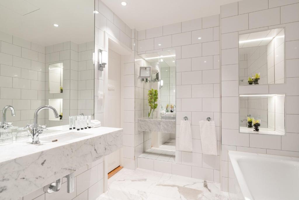 Koupelna v ubytování Grand Hotel Oslo