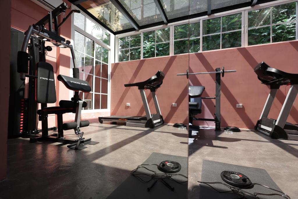 Fitness centrum a/nebo fitness zařízení v ubytování Comfy apart hotel