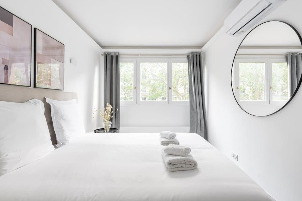 Appartement ensoleillé Buttes Chaumont -IV