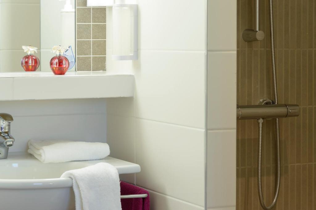 Brit Hotel Reims Croix Blandin - Resim 22